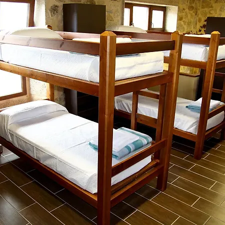 Hostel Caforra Albarellos